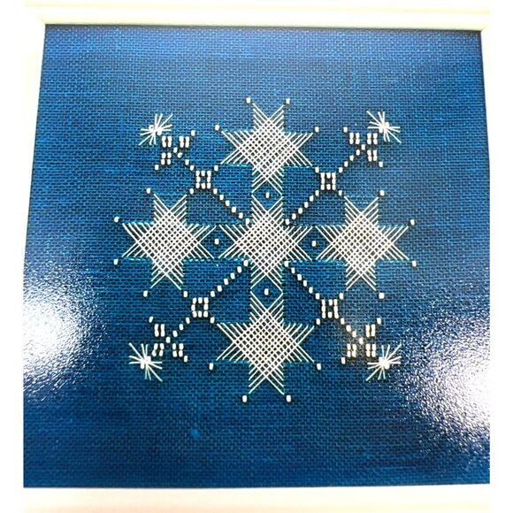 Simply Old-Fashioned Snowflake Shimmer VII Cross Stitch Pattern - Picture 2 of 3